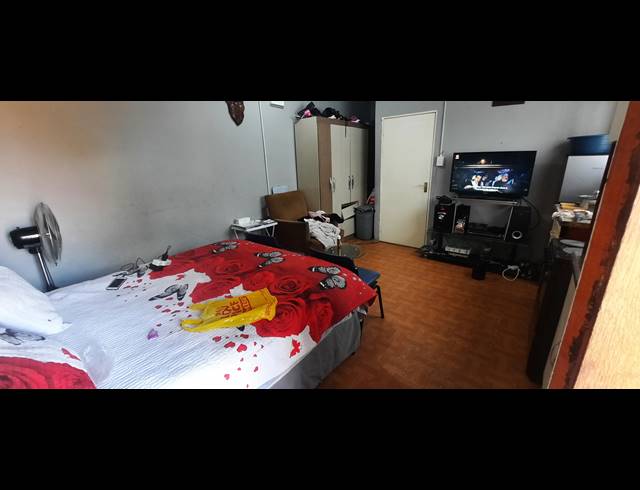7 BEDROOM FREEHOLD FOR SALE IN ELSBURG